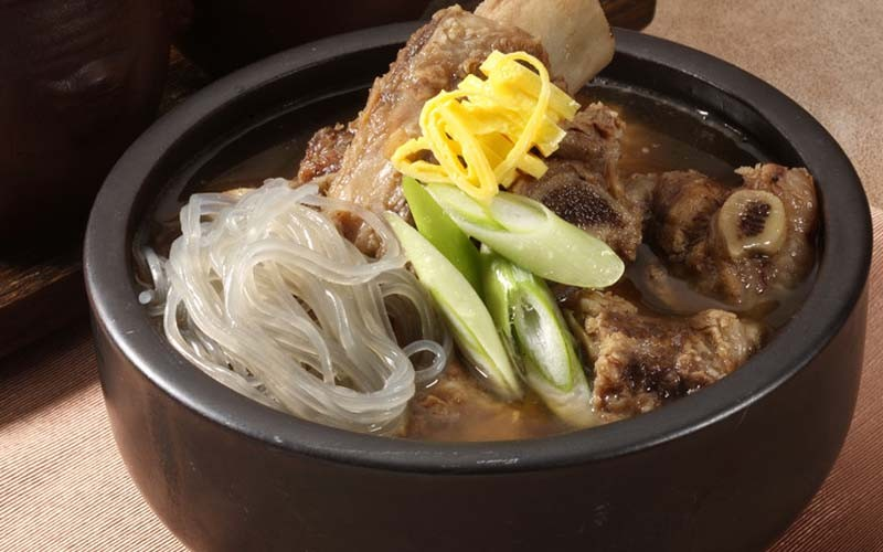 sườn bò úc nấu bún